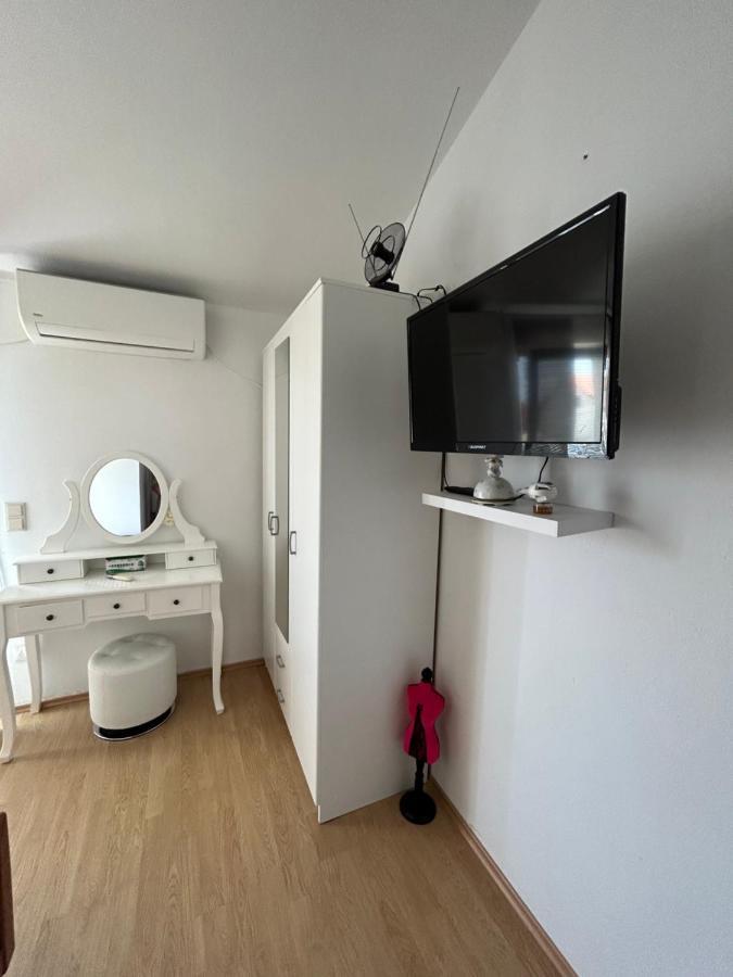 Apartman Markovic Zara Esterno foto